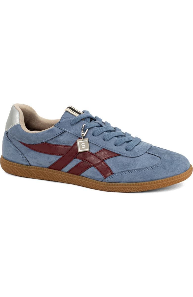 Sasha Sneaker