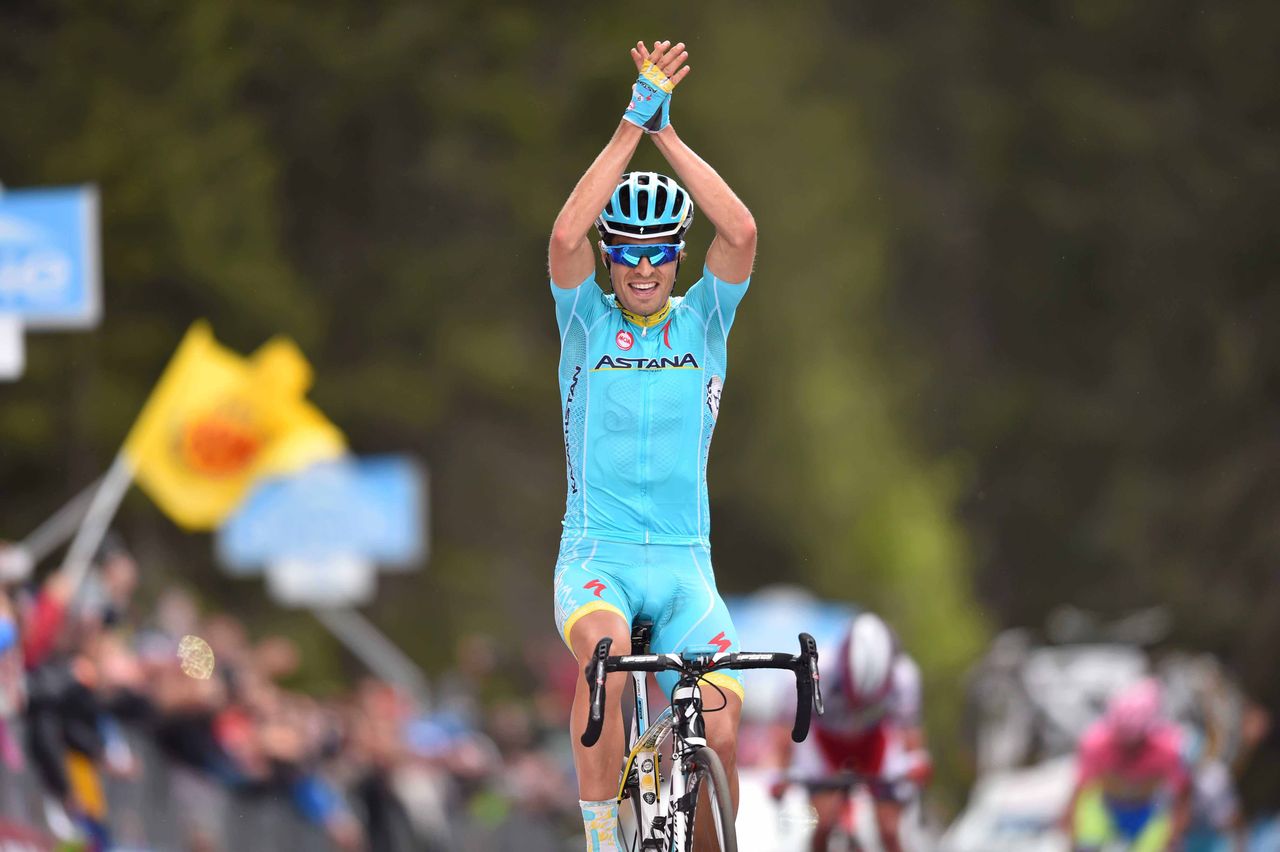 Mikel Landa wins stage 15