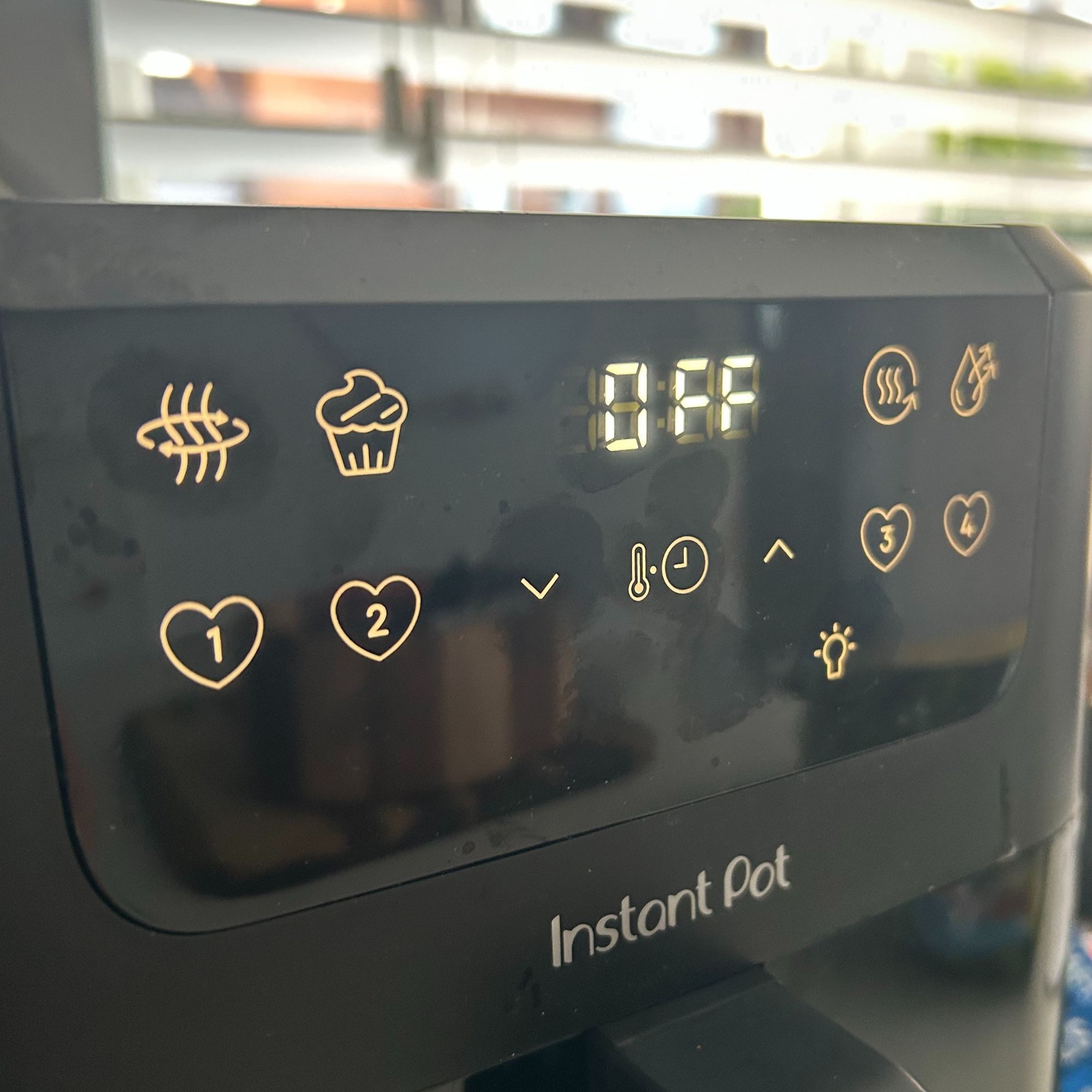Instant Pot Vortex Compact 5L Air Fryer - digital screen