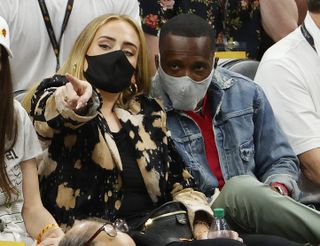 Adele at basketball game with boyfriend Rich Paul in 2021