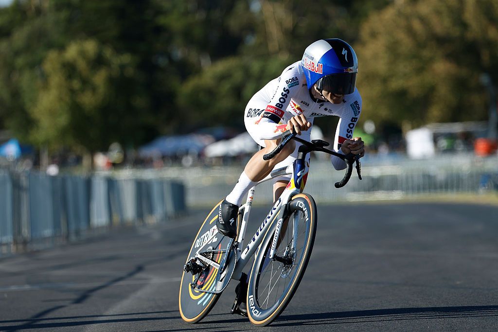 'An extra bit of motivation' - Finn Fisher-Black repeats 2025 time trial victory in the New Zealand National Championships