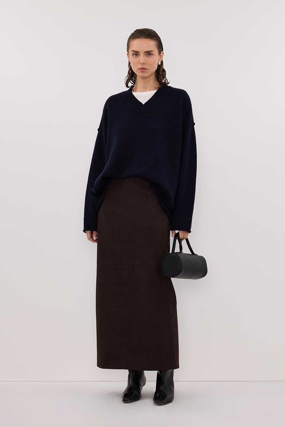 Flint Ink V Neck Knit Jumper - Xs / Ink