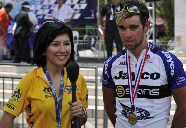 Michael Matthews (Team Jayco - Skins) is interviewed by local media