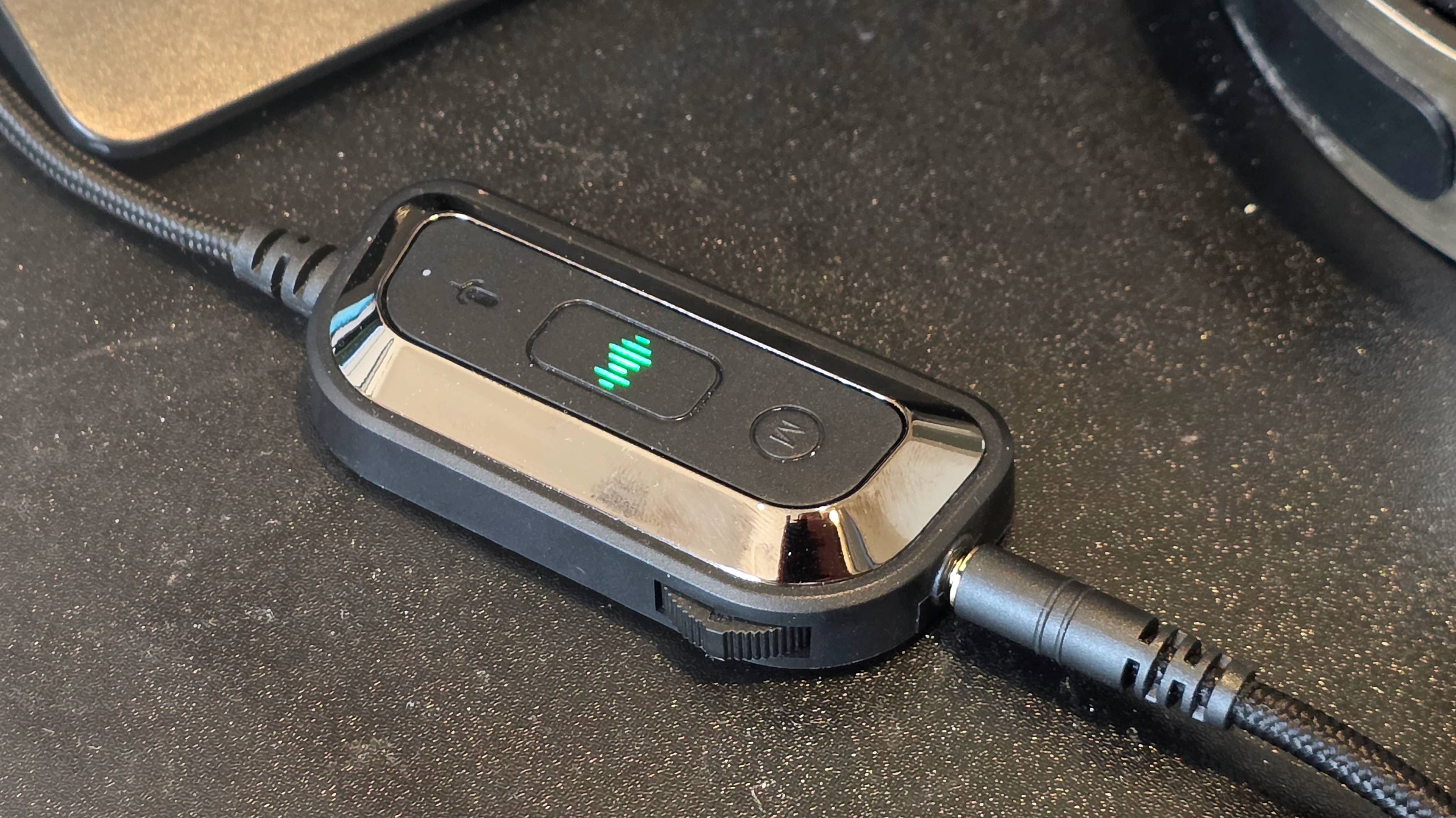 The FiiO FG3's audio connector.