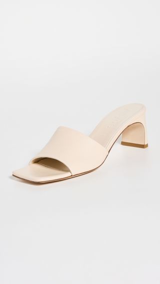 Jeanie Nappa Leather Creamy Sandals