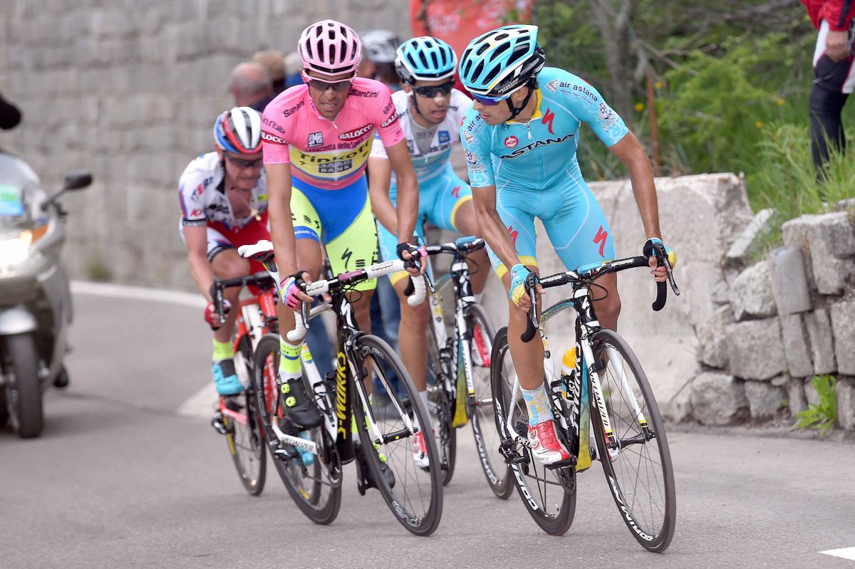 Mikel Landa checks on who's left