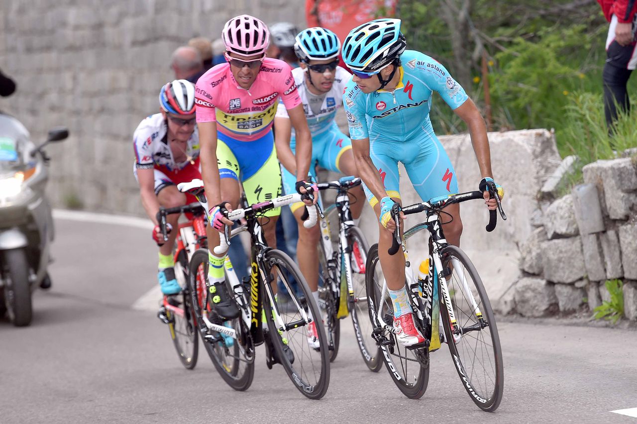 Mikel Landa checks on who's left