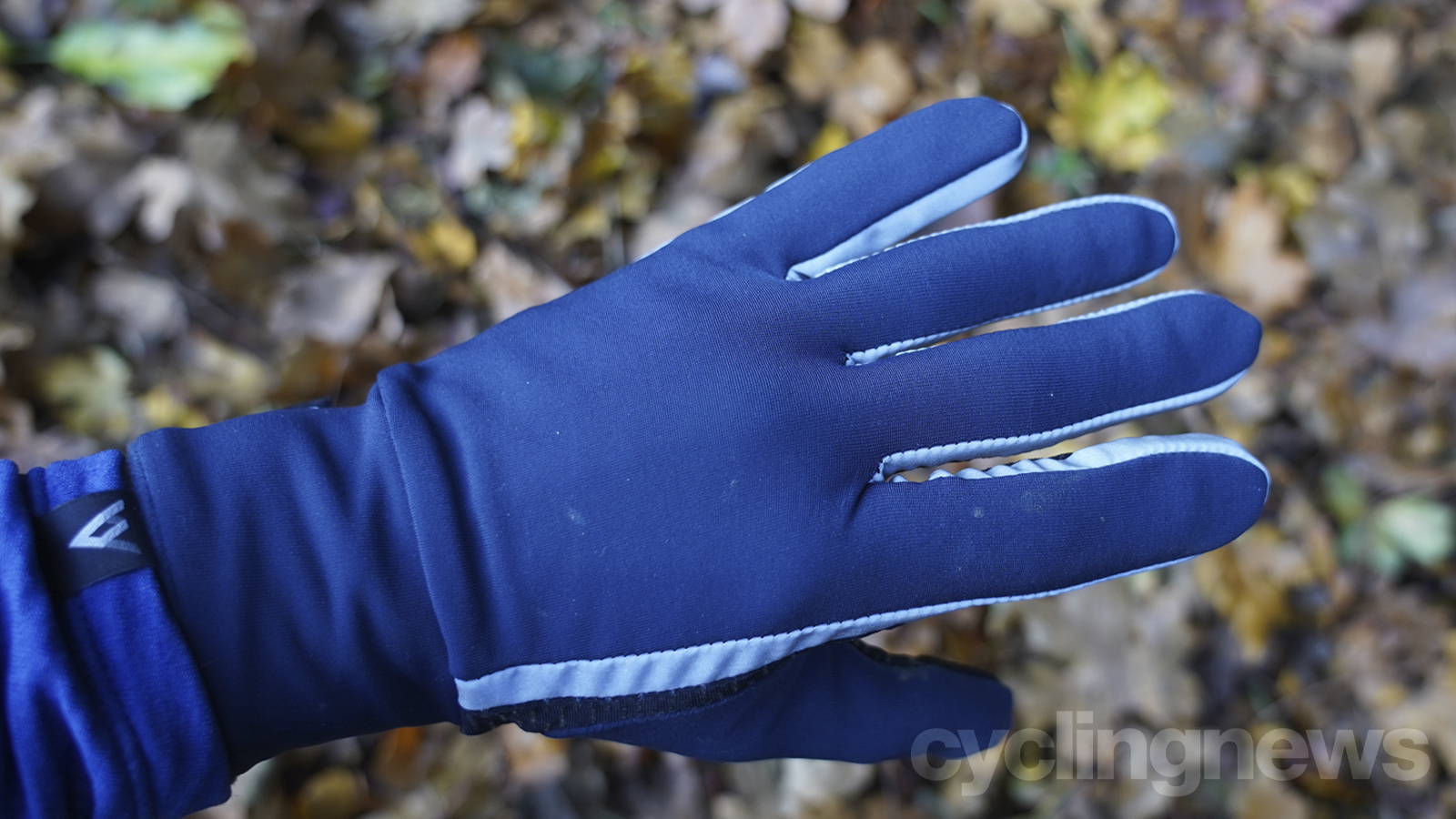 Santini Vega water-repellent mid-season gloves review | Cyclingnews