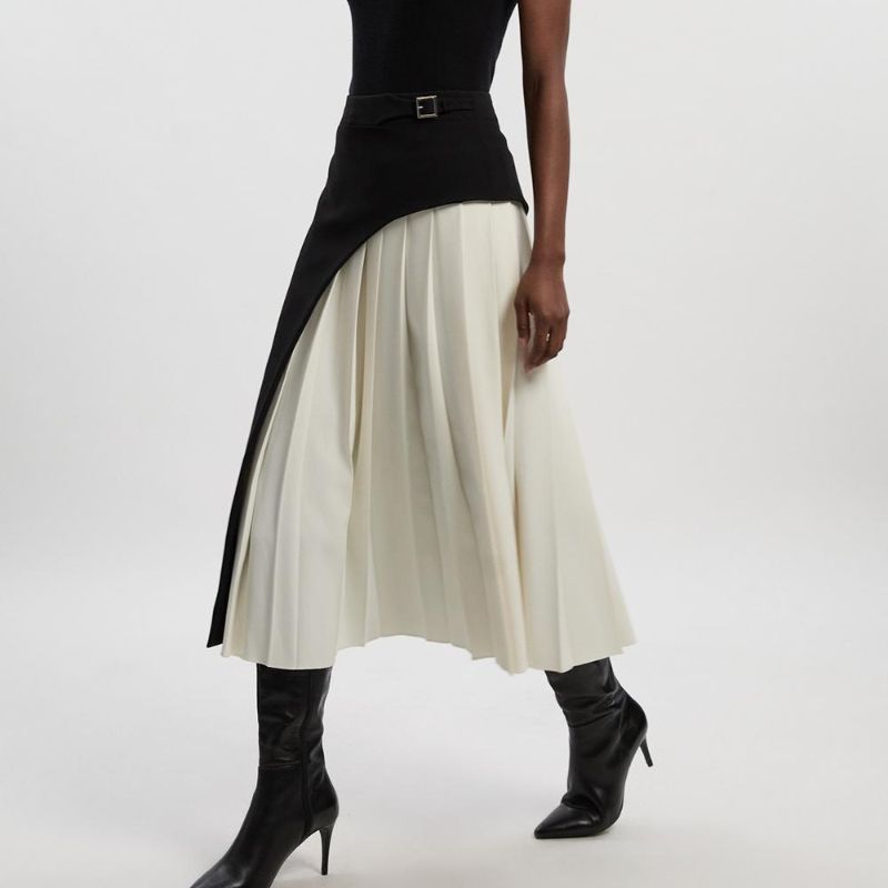 Tailored Buckle Detail Pleated Midi Skirt