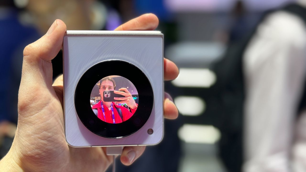 Nubia Flip 5G