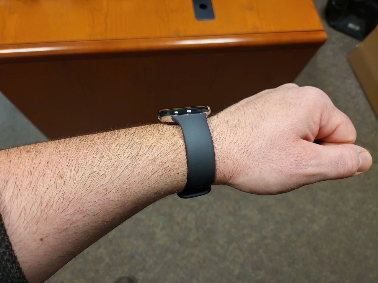 Google Pixel Watch leaked with the bands on