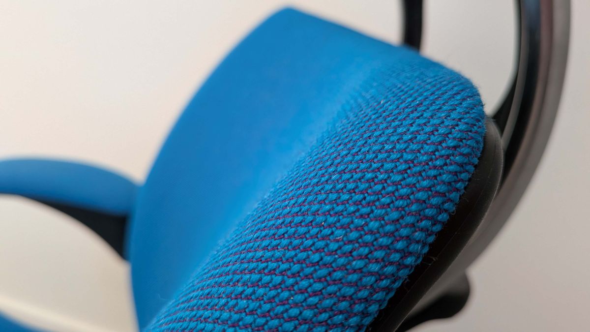 Humanscale Freedom Chair with Headrest review | PC Gamer