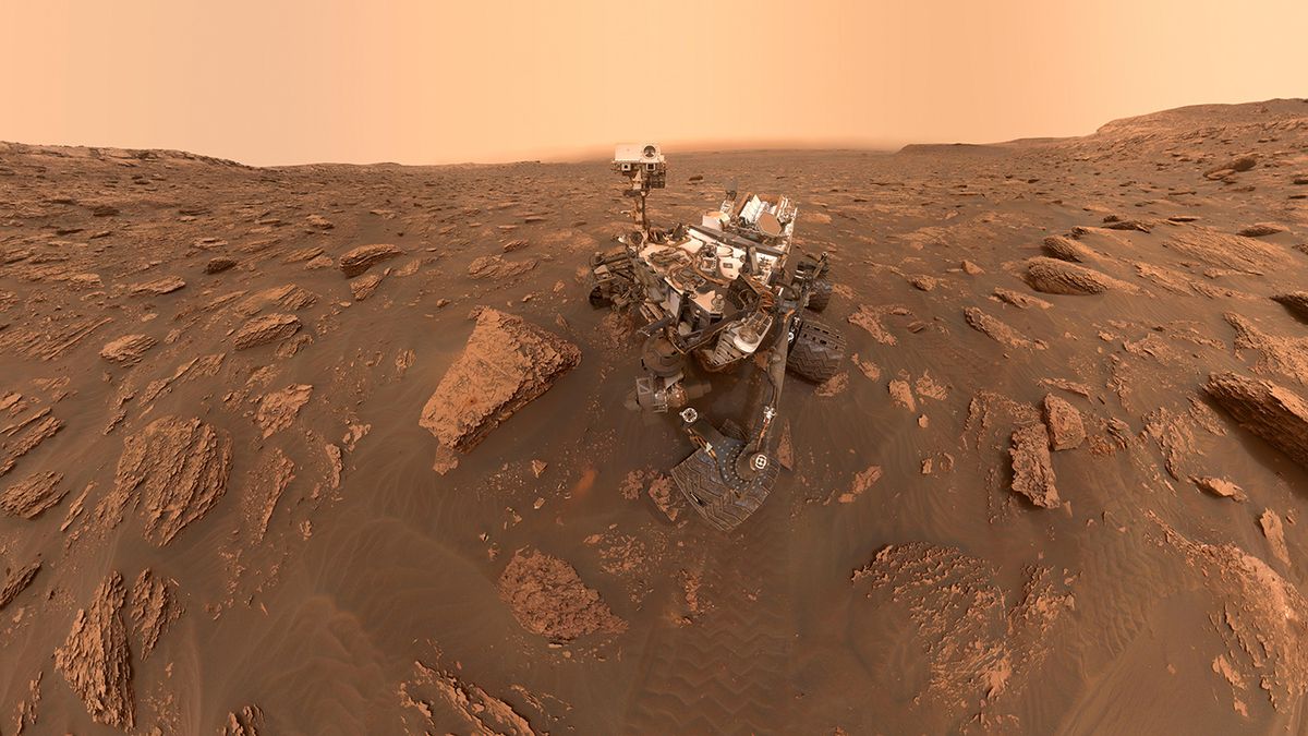 Happy anniversary, Curiosity! NASA rover marks 8 years on Mars - Space.com