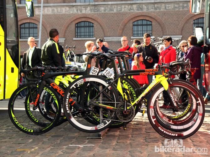 Neri Sottoli's ultra-bright MCipollini machines just before the start of Scheldeprijs