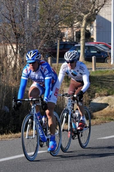 Floris Goesinnen (Skil-Shimano) and Julien Loubet (AG2R-La Mondiale) off the front.