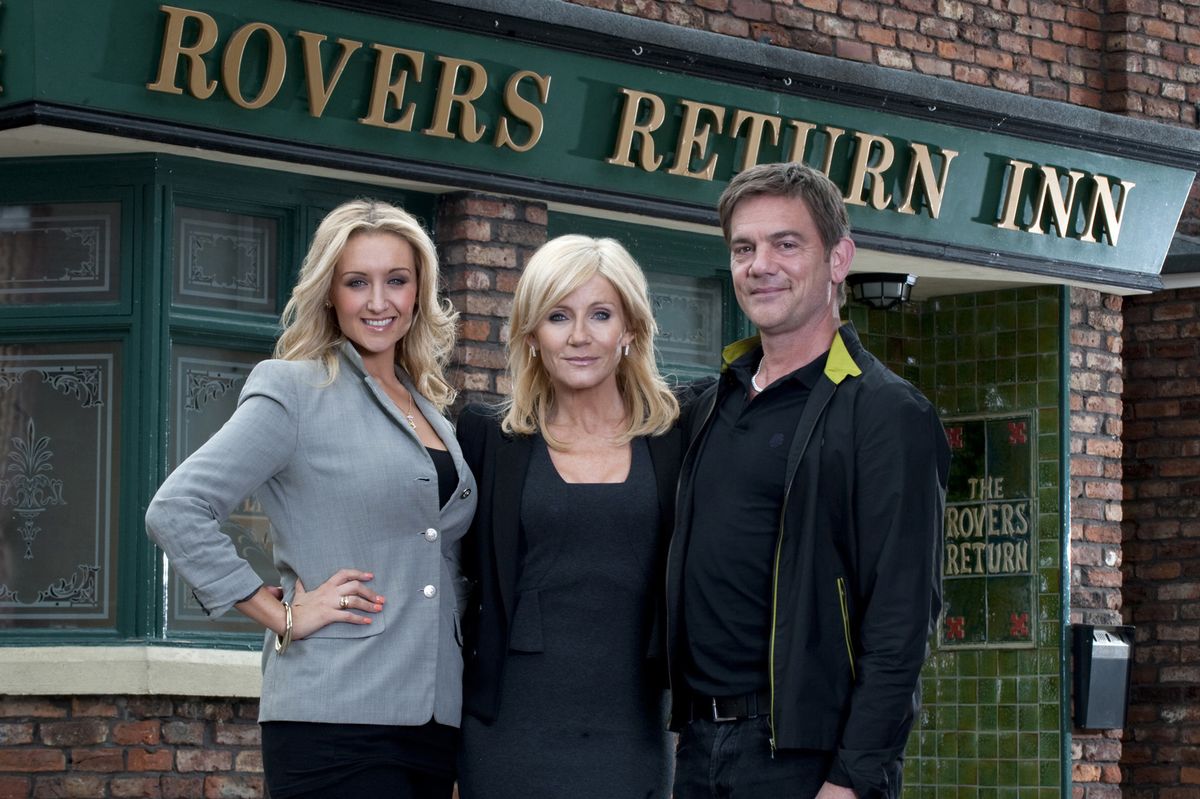 Coronation Street: Stella to buy Rovers Return