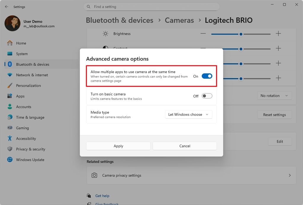 Windows 11 with multi-camera stream support