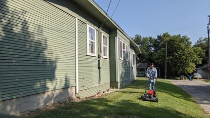 Troy-Bilt TB260 XP SpaceSavr Self-Propelled Lawn Mower