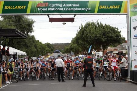 The women wait in Buninyong to start their Championship