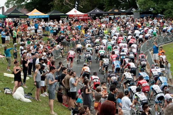Crowds start to build on Lemon Hill.