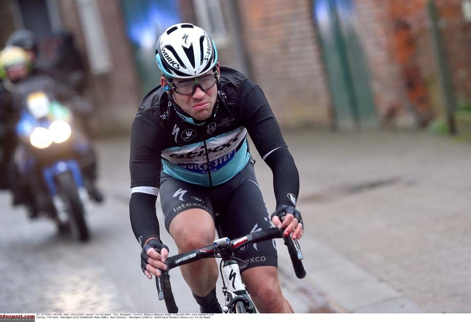 Mark Cavendish isn't too impressed by the weather at Gent-Wevelgem