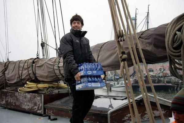 Oscar Freire doing some domestique duties for Rabobank's pre-season training camp at sea.