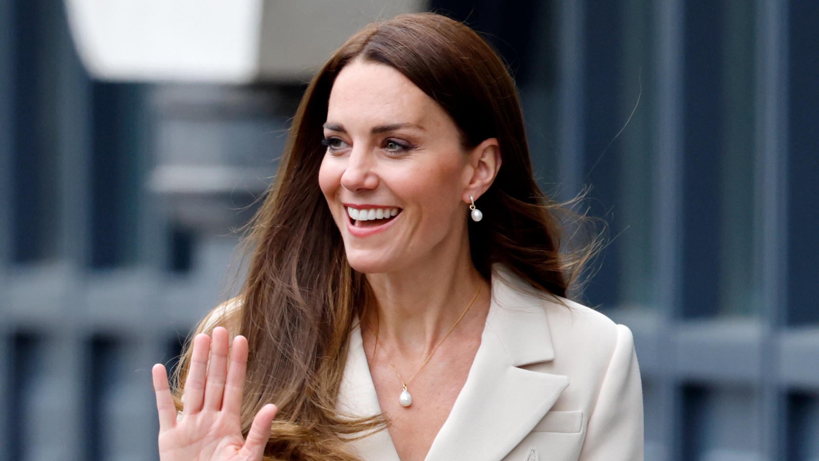 Catherine, Princess of Wales waves as she visits the headquarters of the Royal College of Midwives (RCM) and the Royal College of Obstetricians and Gynaecologists (RCOG)