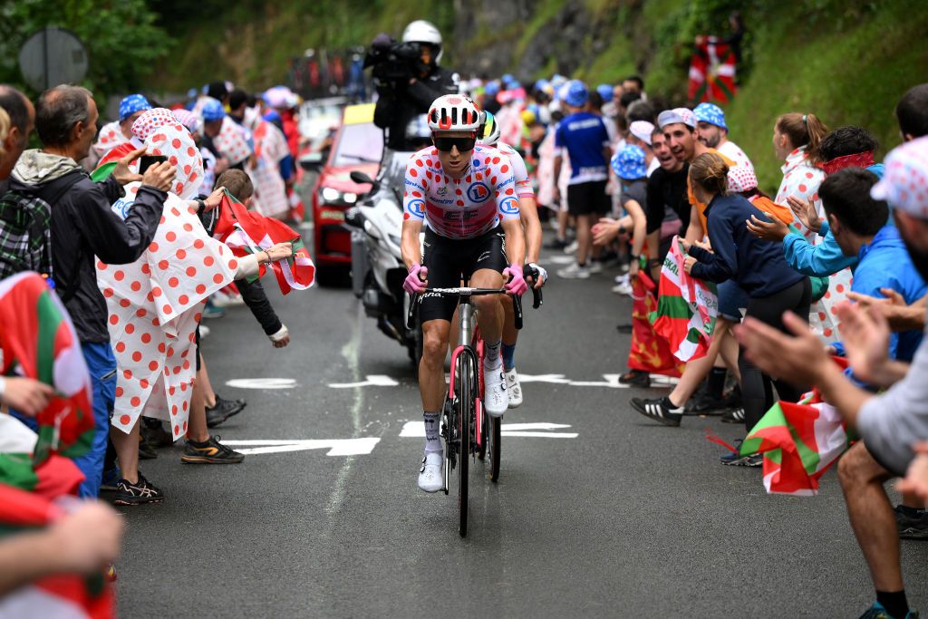 Richard Carapaz leads EF Education-EasyPost for the Giro di Lombardia