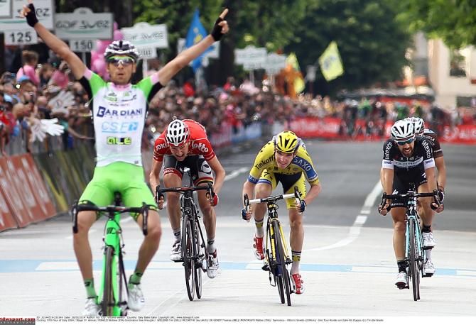 Stefano Pirazzi (Bardiani CSF) wins ahead of Tim Wellens and Jay McCarthy