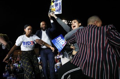 Symone Sanders tackles protester