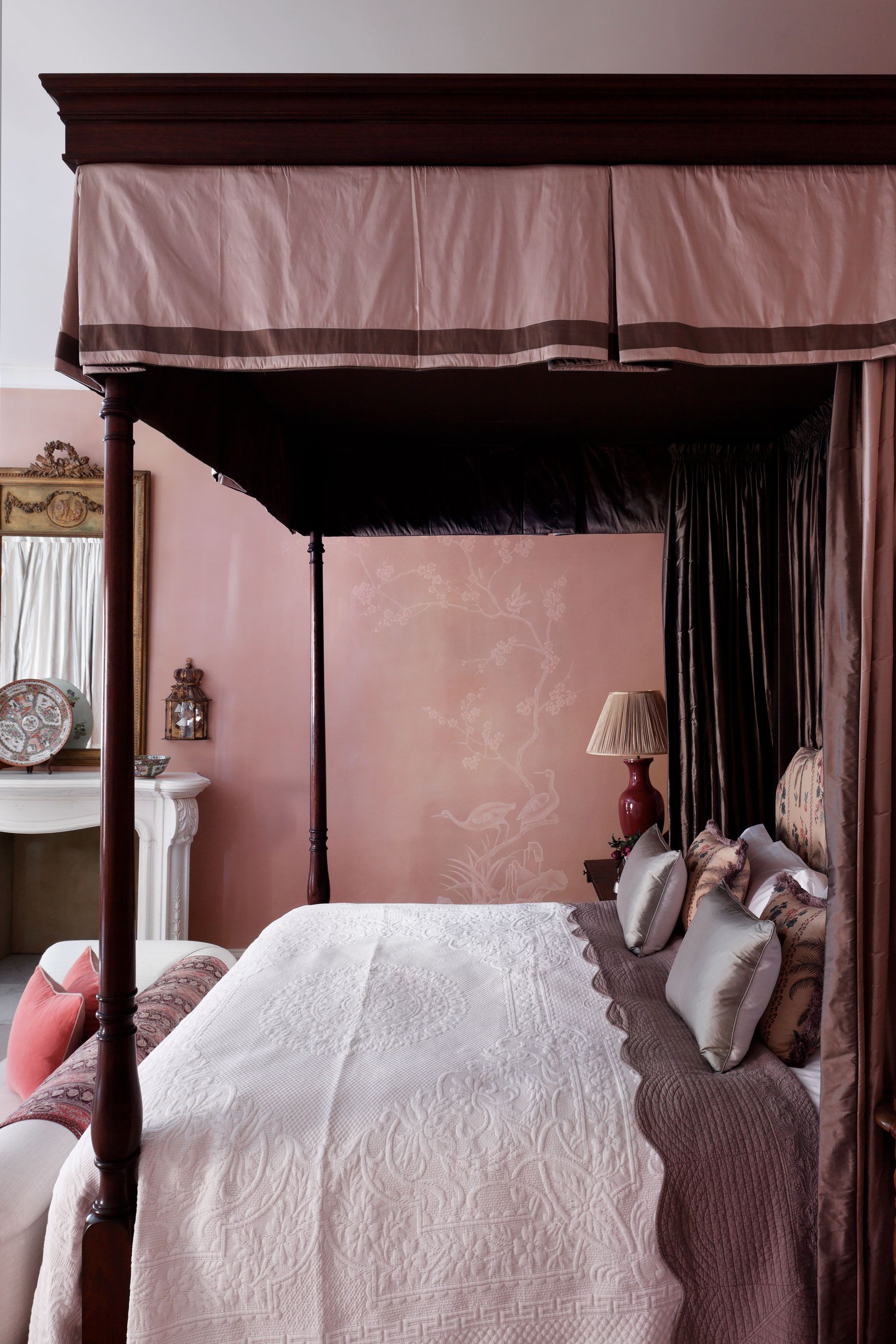 Four poster beds