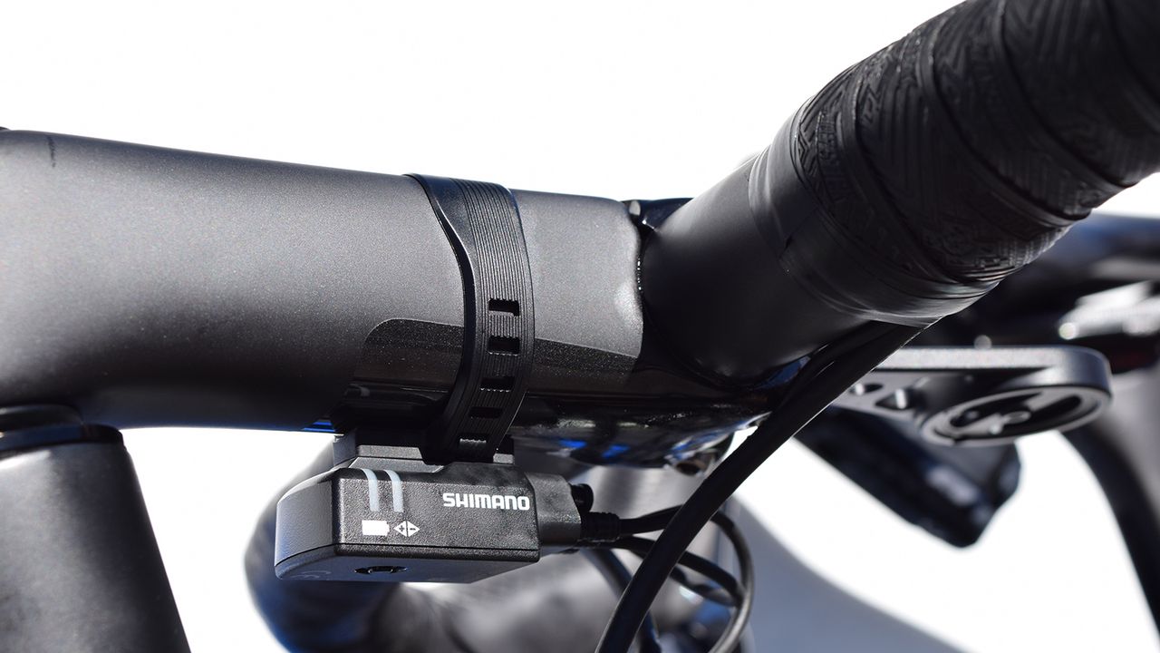 Disappointingly, a Di2 junction box mount has not been integrated into the stem and so a thickband of rubber is used to fix it in place
