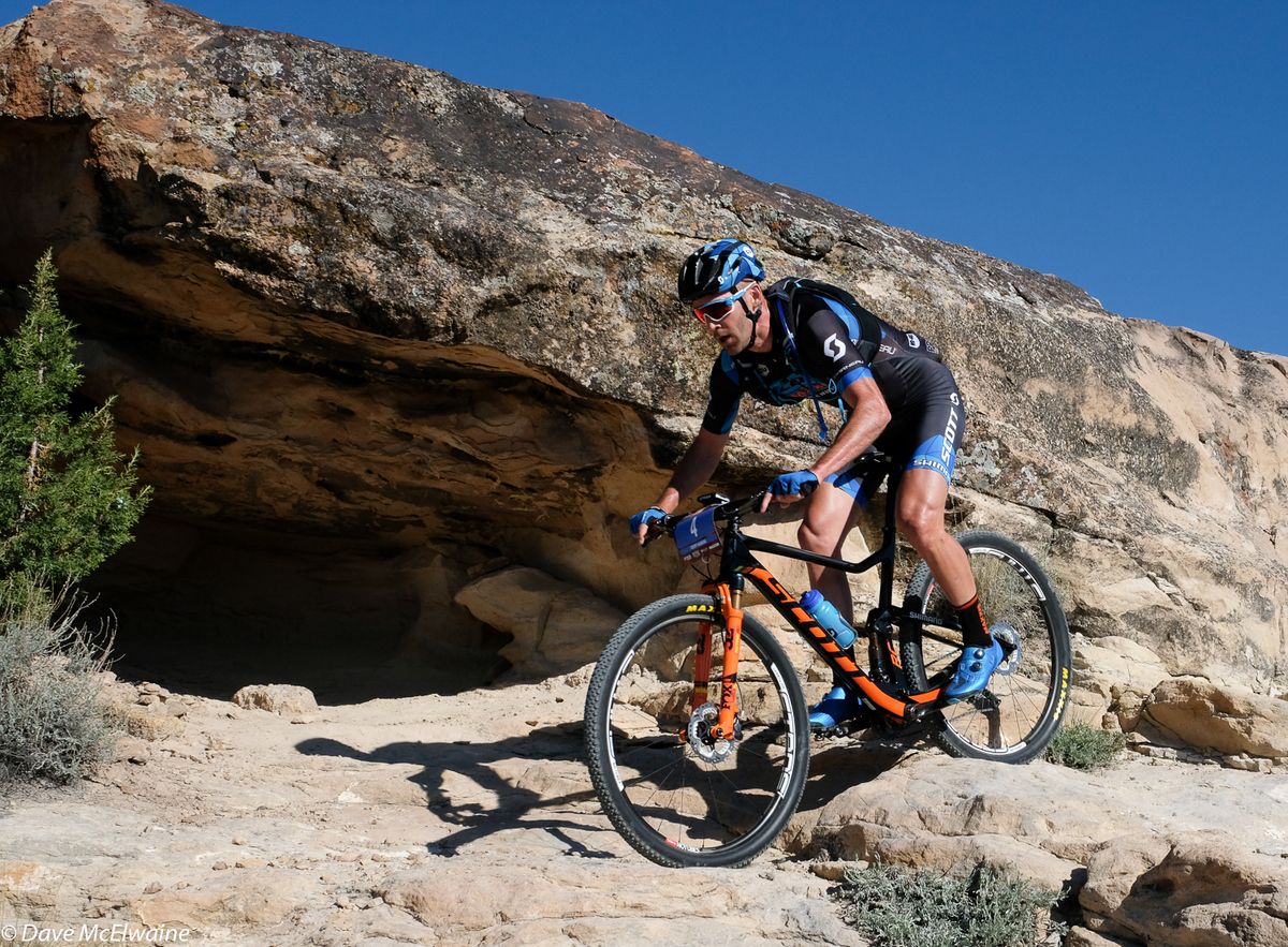 Geoff Kabush (Scott Maxis) had been gapped by Grotts early but chased him down with the help of Russell Finsterwald