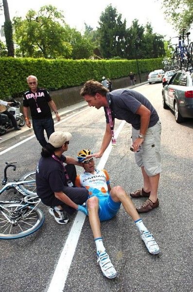Christian Vande Velde (Garmin - Slipstream) crashed and had to retire from the Giro d'Italia.