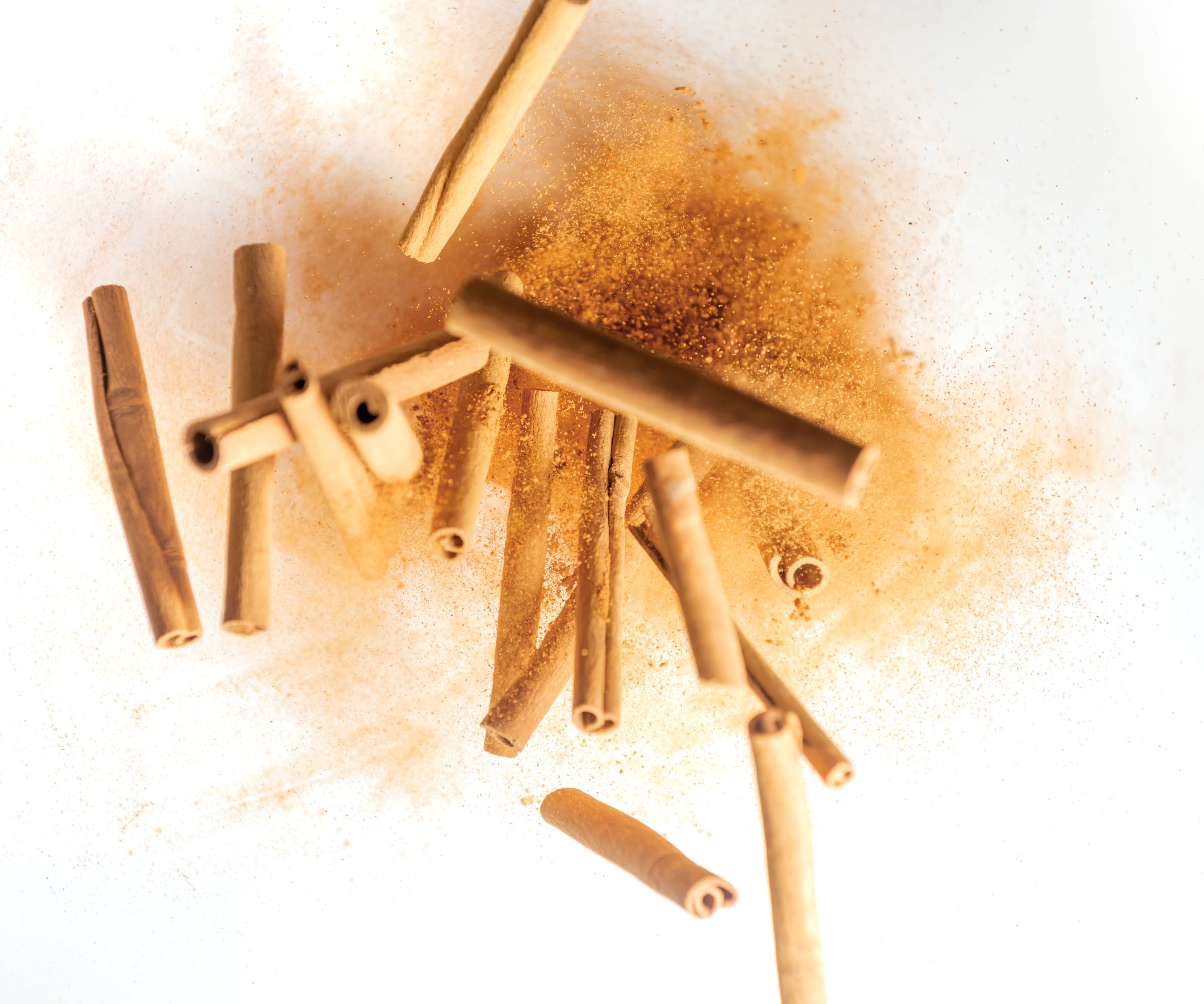 Cinnamon sticks and powder