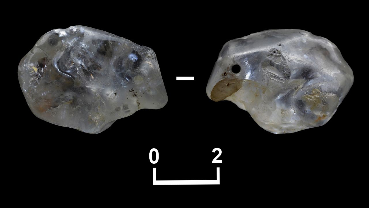 Many other artifacts have been found at the Eleke Sazy site, including weapons; objects made of gold, silver, iron, and bronze; equipment for horses; and this amulet made from rock crystal.