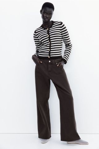 ZTqwvBTeUQrvhgcVG4UNmV-320-80 جعلت كيت ميدلتون فقط الجينز الضيق البني تبدو أنيقة مثل الأزرق