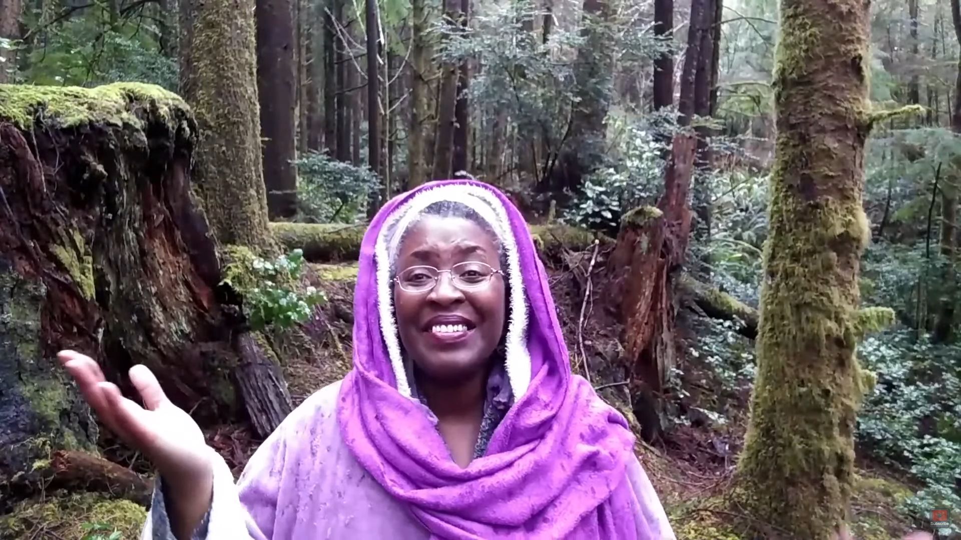 Dame Jessa in the woods