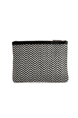 Eye-catching clutch bag