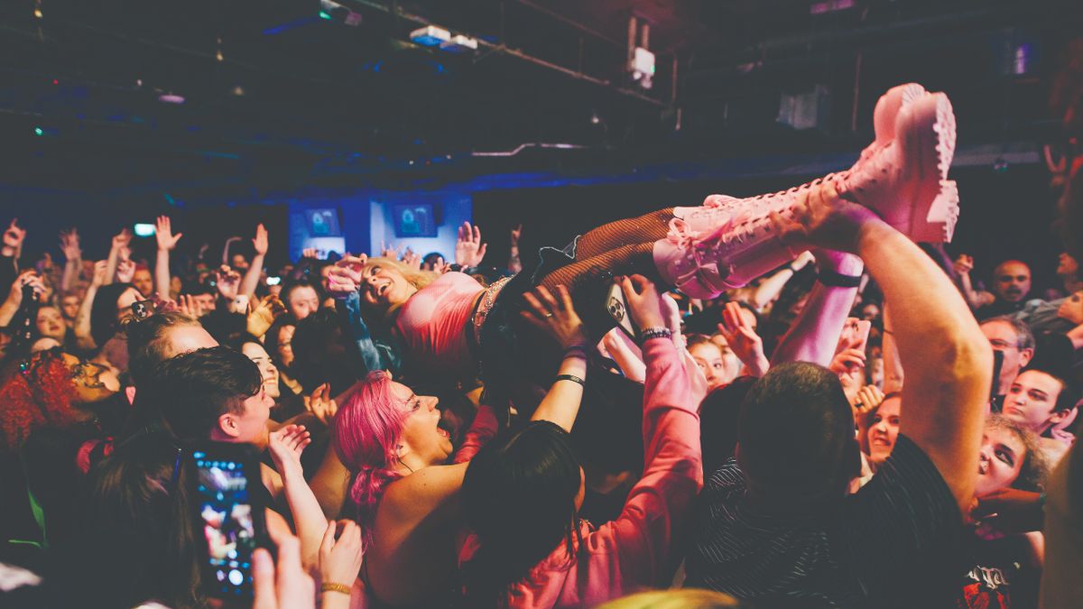 Scene Queen crowdsurfing