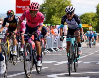 Tour de France 2021 - 108th Edition - 2nd stage Perros Guirec - Mur de Bretagne Guerledan 183,5 km - 27/06/2021 - Sergio Higuita (COL - EF Education - Nippo) - Esteban Chaves (COL - Team Bikeexchange) - photo Kei Tsuji/BettiniPhotoÂ©2021