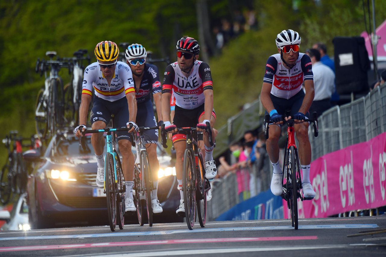 Giro d'Italia 2021 - 104th Edition - 19th stage Abbiategrasso - Alpe di Mera 166 km - 28/05/2021 - Diego Ulissi (ITA - UAE Team Emirates) - Vincenzo Nibali (ITA - Trek - Segafredo) - photo Dario Belingheri/BettiniPhoto&Acirc;&copy;2021