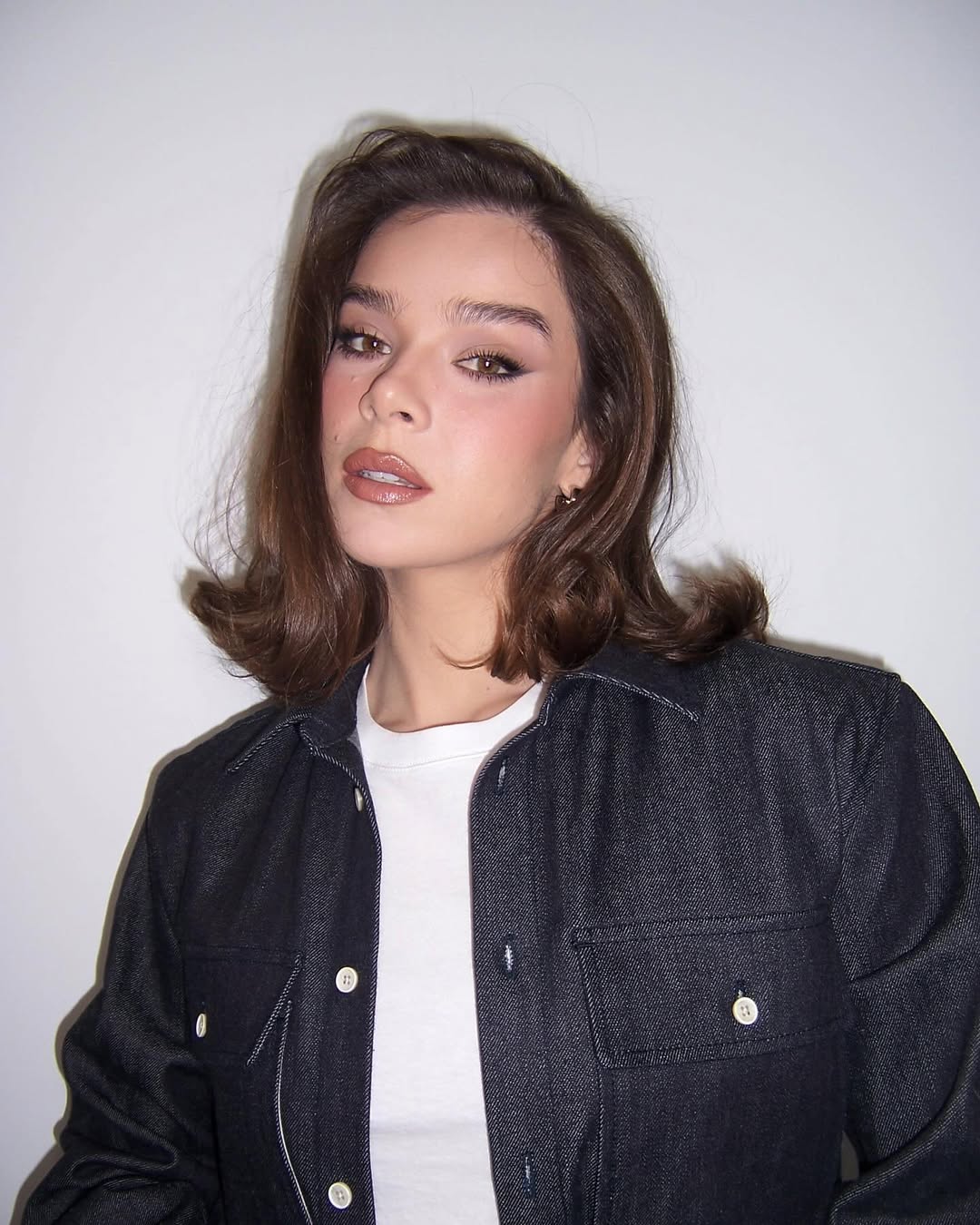 A glossy, bouncy bob by Laura Polka on Hailee Steinfield