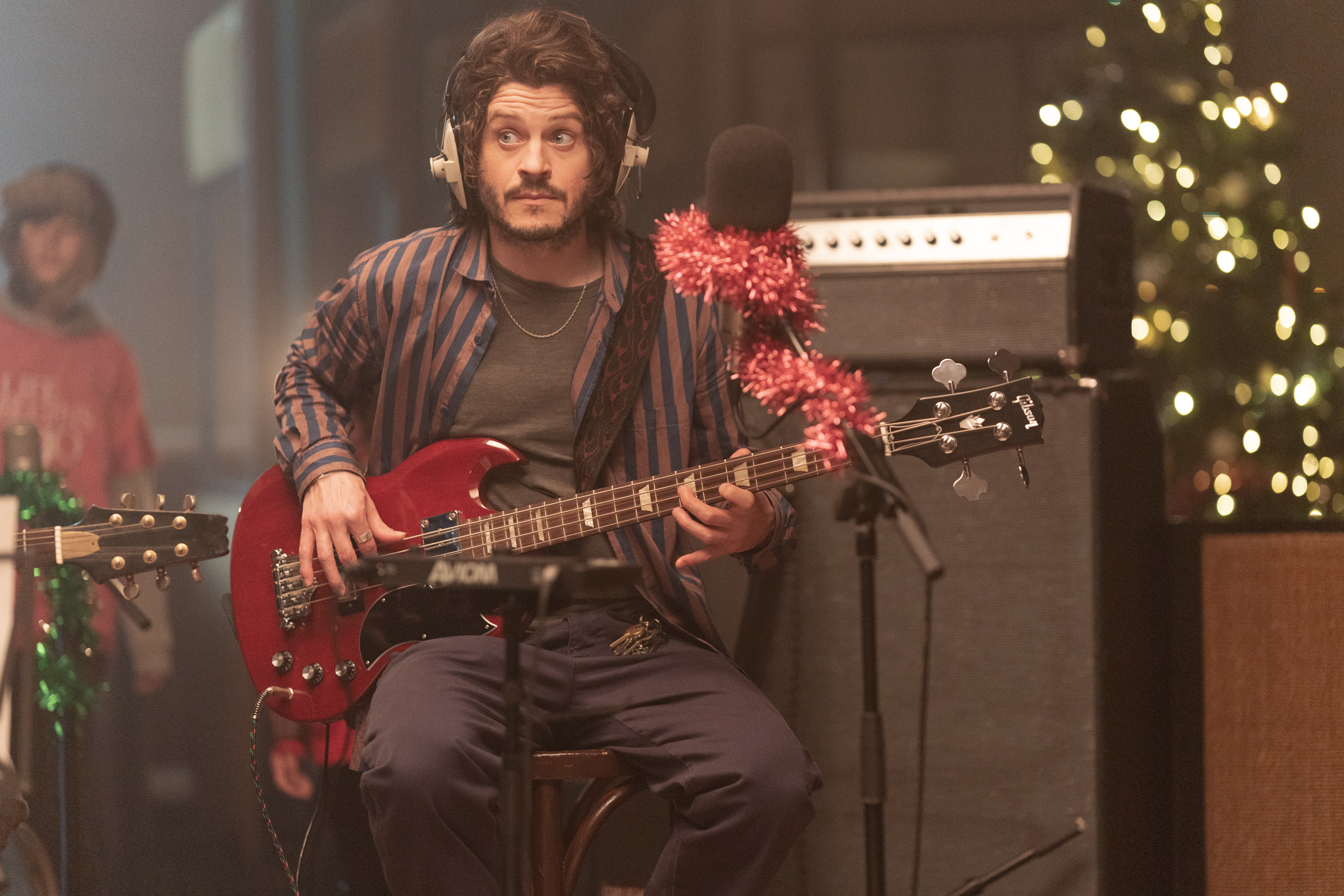 TV tonight Iwan Rheon’s plugged in