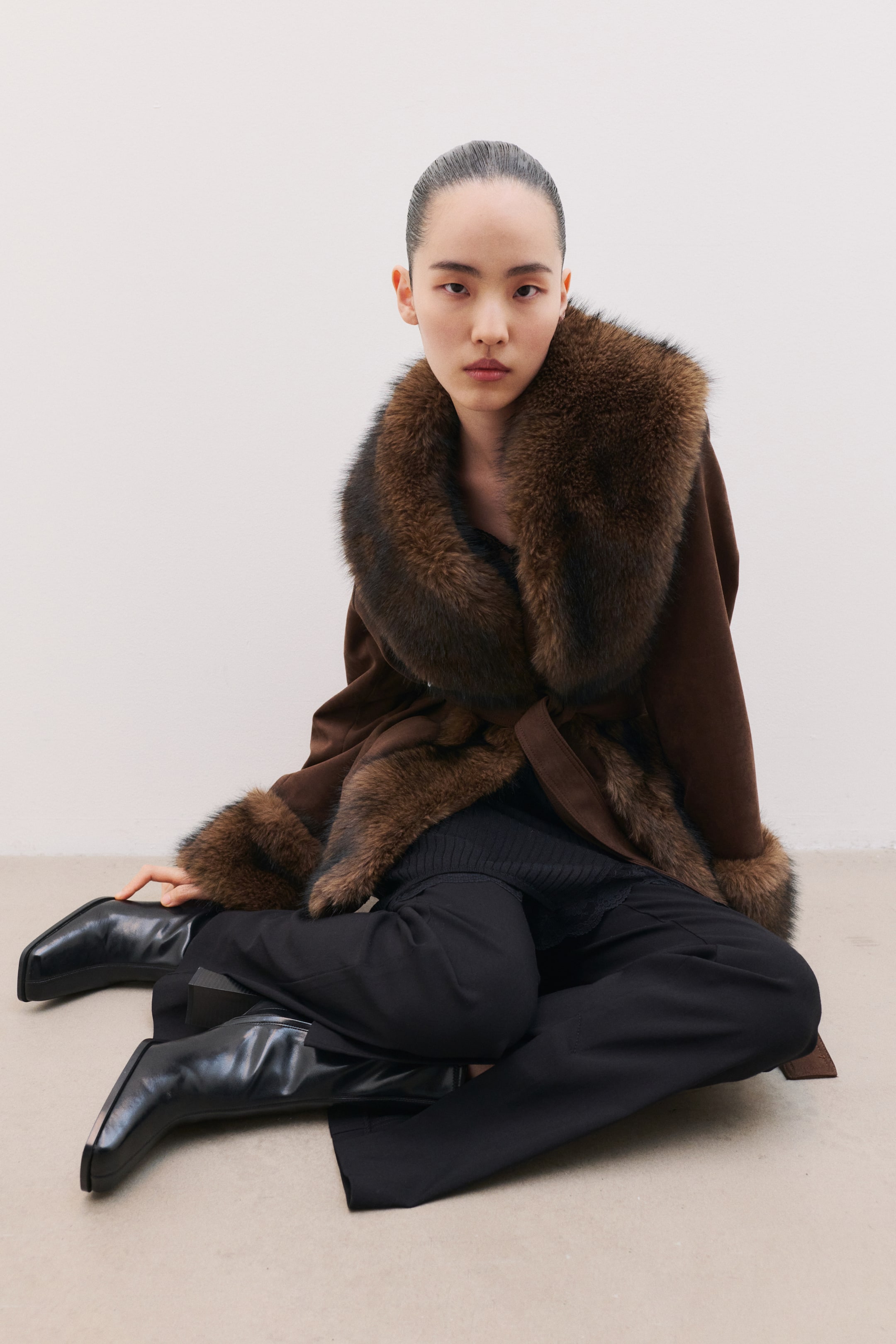 Block-Heeled Ankle Boots - Black