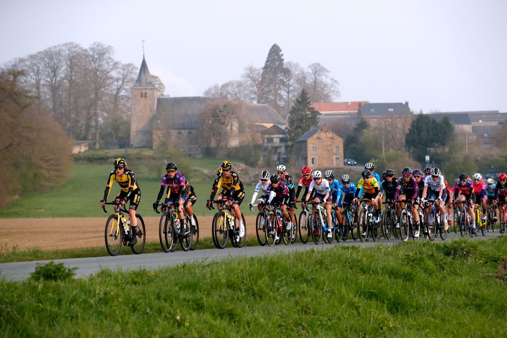 The early action at La Fleche Wallonne Feminine
