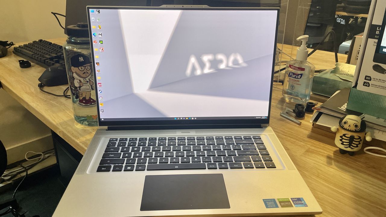 Gigabyte Aero 16