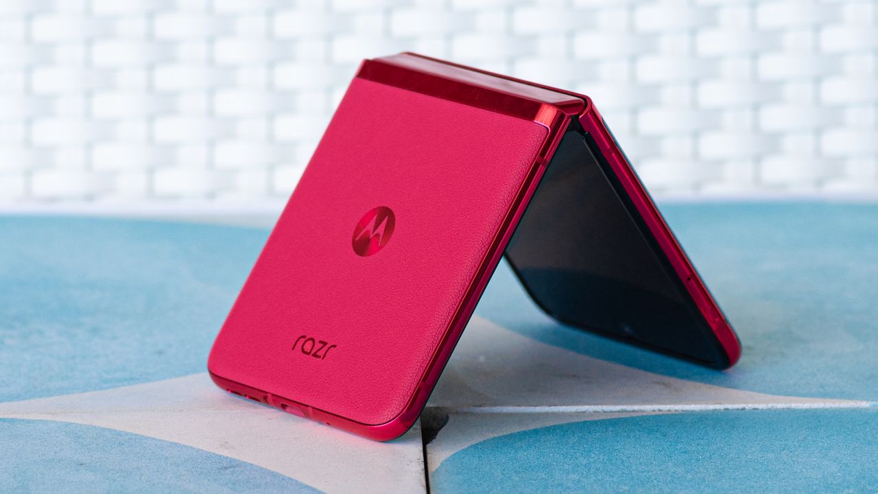 Motorola Razr Plus (2023)