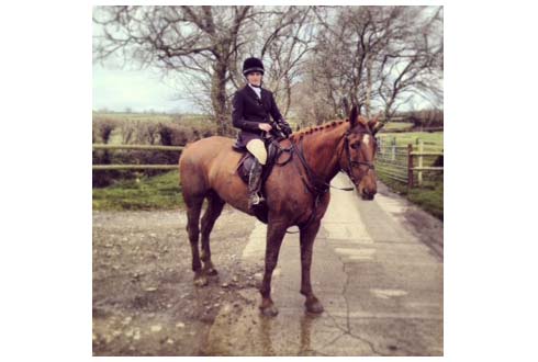 Rosie Fry hunting her father's 18hh hunter