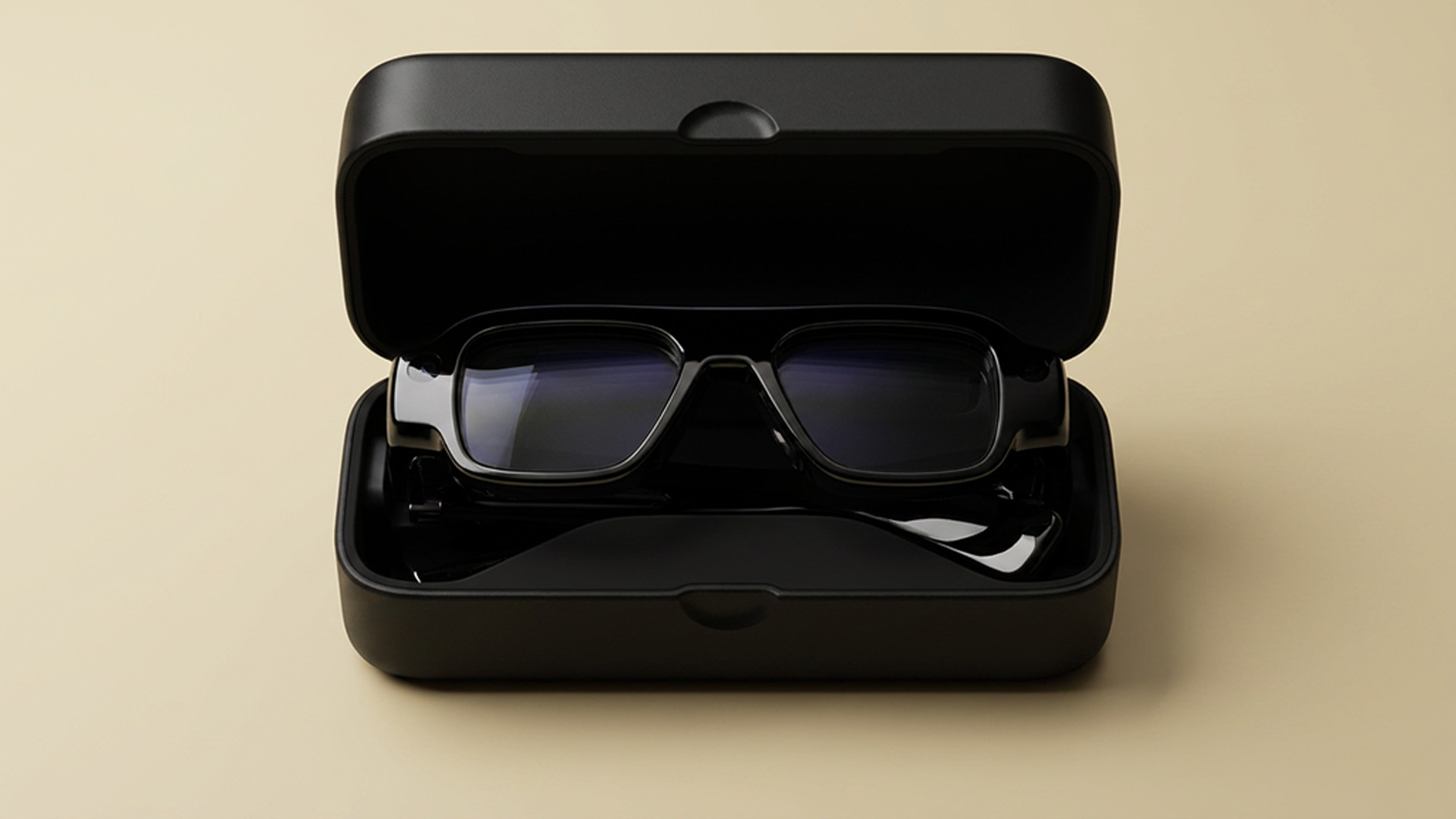 Snap Specs in their charging case